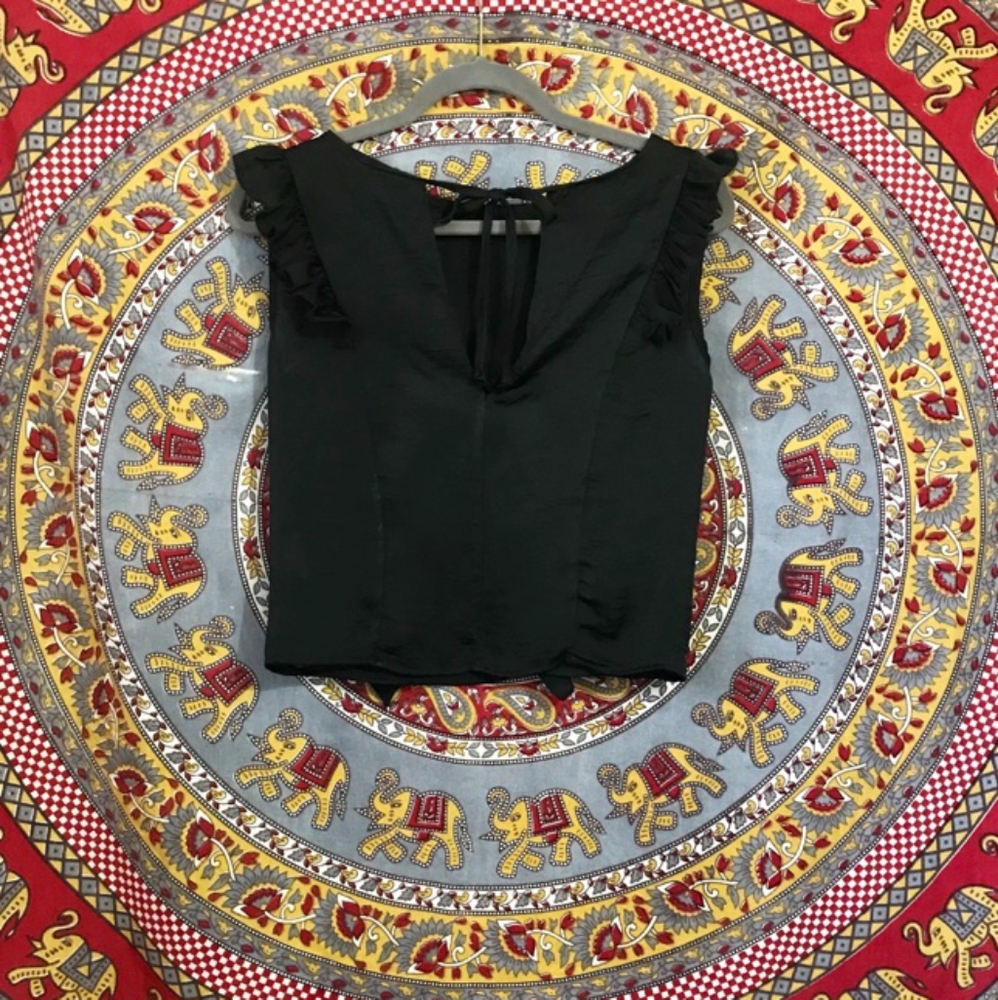 ❗3/$20❗Black Ruffle Top - Picture 3 of 3